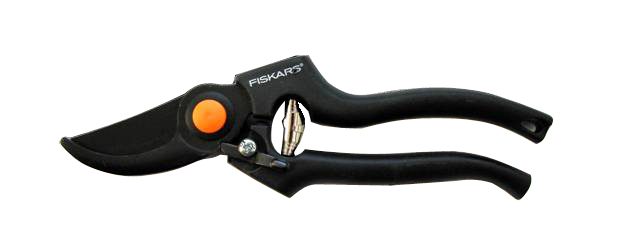 Секатор плоскостной FISKARS (111960) купить в Мастак Секатор плоскостной FISKARS (111960) купить в сети строительных магазинов Мастак