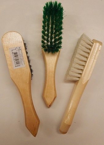 Щетка для одежды (28с) купить в Мастак Щетка для одежды (28с) купить в сети строительных магазинов Мастак