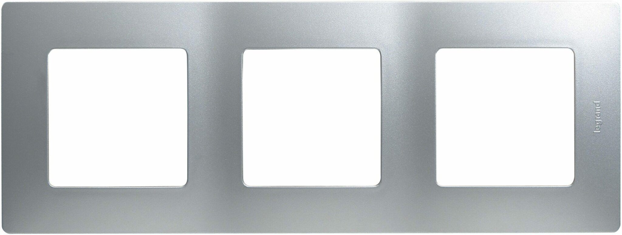 Рамка трехместная LEGRAND Etika алюминий (672553) купить в Мастак Рамка трехместная LEGRAND Etika алюминий (672553) купить в сети строительных магазинов Мастак
