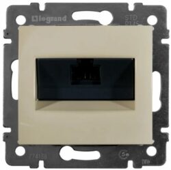 Розетка компьютерная LEGRAND Valena слоновая кость (695624) купить в сети строительных магазинов Мастак