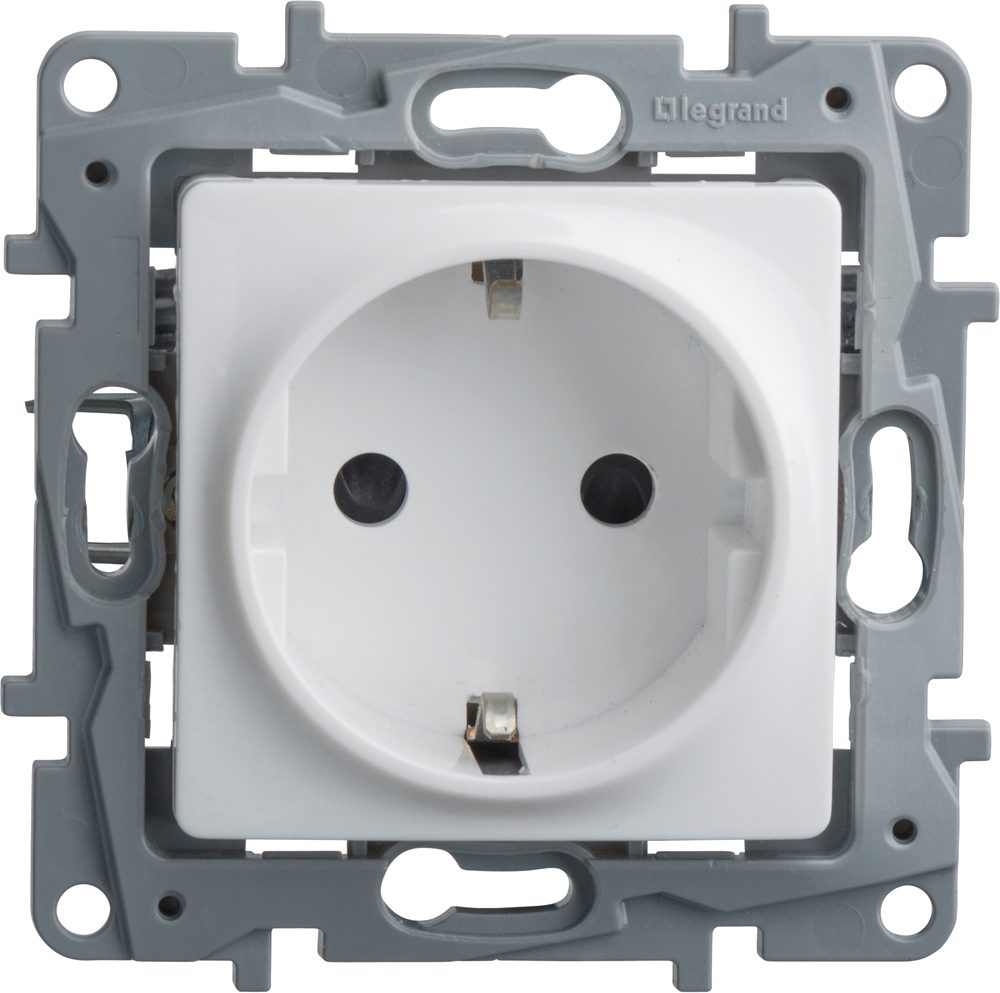 Розетка скрытая с заземлением LEGRAND Etika белая (672221) купить в Мастак Розетка скрытая с заземлением LEGRAND Etika белая (672221) купить в сети строительных магазинов Мастак