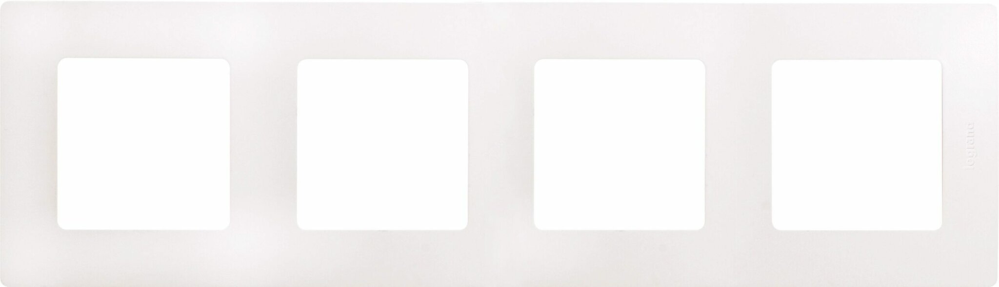 Рамка четырехместная LEGRAND Etika белая (672504) купить в Мастак Рамка четырехместная LEGRAND Etika белая (672504) купить в сети строительных магазинов Мастак