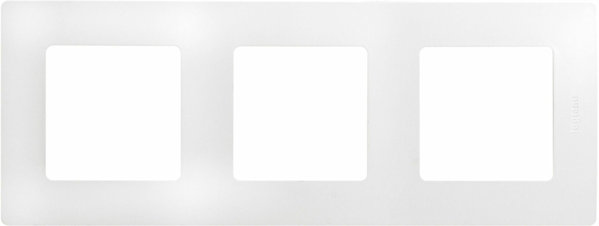 Рамка трехместная LEGRAND Etika белая (672503) купить в Мастак Рамка трехместная LEGRAND Etika белая (672503) купить в сети строительных магазинов Мастак