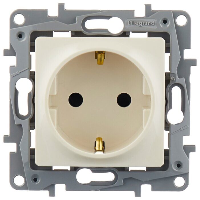 Розетка скрытая с заземлением LEGRAND Etika кремовая (672322) купить в Мастак Розетка скрытая с заземлением LEGRAND Etika кремовая (672322) купить в сети строительных магазинов Мастак