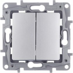 Выключатель двухклавишный проходной скрытый LEGRAND Etika алюминий (672412) купить в сети строительных магазинов Мастак
